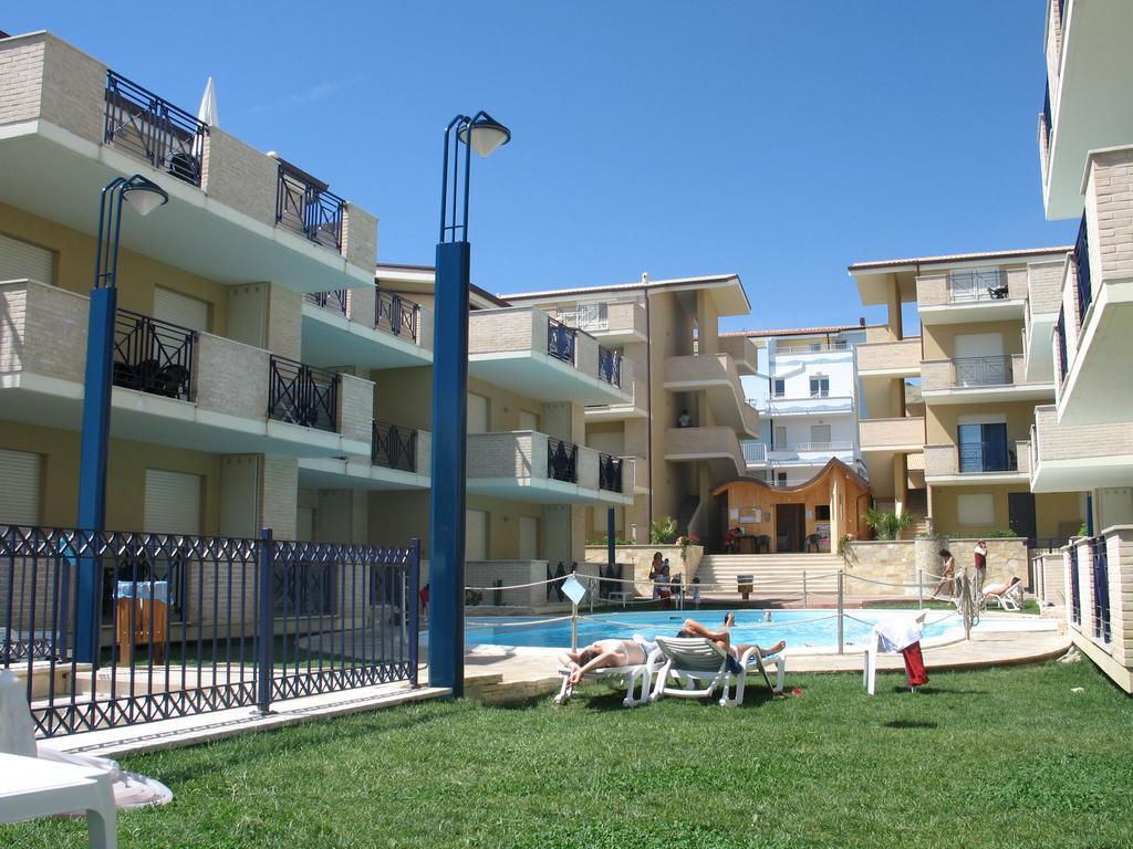 Green Bay Village Пинето Экстерьер фото