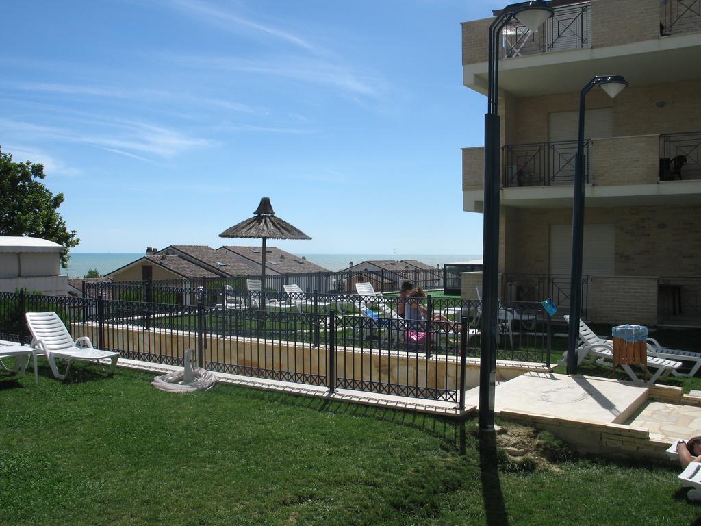 Green Bay Village Пинето Экстерьер фото